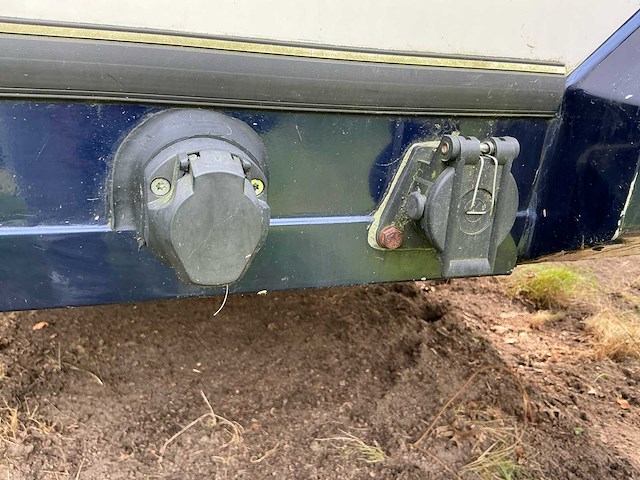 2003 camperbouw holland - be-oplegger ingericht als complete woon-/verblijfswagen met garage, generator, zonnepanelen en hydraulisch nivelleersysteem - afbeelding 58 van  69