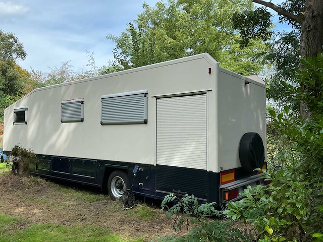 2003 camperbouw holland - be-oplegger ingericht als complete woon-/verblijfswagen met garage, generator, zonnepanelen en hydraulisch nivelleersysteem - afbeelding 64 van  69