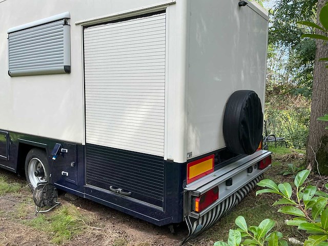 2003 camperbouw holland - be-oplegger ingericht als complete woon-/verblijfswagen met garage, generator, zonnepanelen en hydraulisch nivelleersysteem - afbeelding 65 van  69