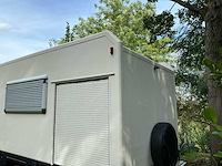 2003 camperbouw holland - be-oplegger ingericht als complete woon-/verblijfswagen met garage, generator, zonnepanelen en hydraulisch nivelleersysteem - afbeelding 66 van  69