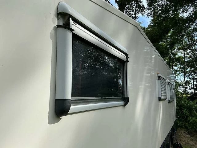 2003 camperbouw holland - be-oplegger ingericht als complete woon-/verblijfswagen met garage, generator, zonnepanelen en hydraulisch nivelleersysteem - afbeelding 116 van  132