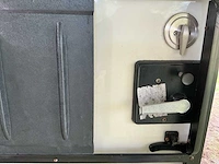 2003 camperbouw holland - be-oplegger ingericht als complete woon-/verblijfswagen met garage, generator, zonnepanelen en hydraulisch nivelleersysteem - afbeelding 102 van  132