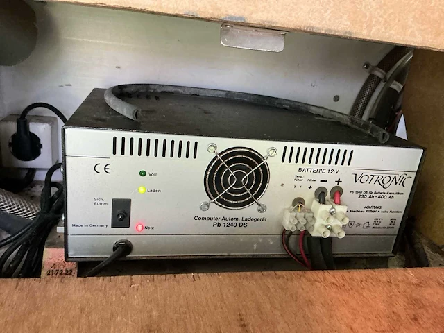 2003 camperbouw holland - be-oplegger ingericht als complete woon-/verblijfswagen met garage, generator, zonnepanelen en hydraulisch nivelleersysteem - afbeelding 104 van  132