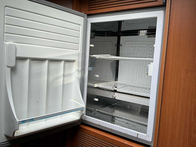 2003 camperbouw holland - be-oplegger ingericht als complete woon-/verblijfswagen met garage, generator, zonnepanelen en hydraulisch nivelleersysteem - afbeelding 3 van  81