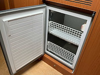 2003 camperbouw holland - be-oplegger ingericht als complete woon-/verblijfswagen met garage, generator, zonnepanelen en hydraulisch nivelleersysteem - afbeelding 4 van  81