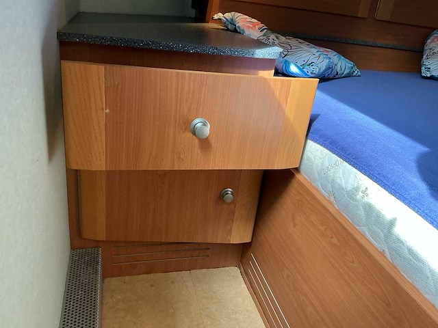 2003 camperbouw holland - be-oplegger ingericht als complete woon-/verblijfswagen met garage, generator, zonnepanelen en hydraulisch nivelleersysteem - afbeelding 27 van  81