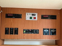 2003 camperbouw holland - be-oplegger ingericht als complete woon-/verblijfswagen met garage, generator, zonnepanelen en hydraulisch nivelleersysteem - afbeelding 41 van  81
