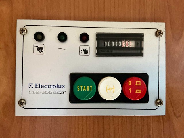 2003 camperbouw holland - be-oplegger ingericht als complete woon-/verblijfswagen met garage, generator, zonnepanelen en hydraulisch nivelleersysteem - afbeelding 44 van  81