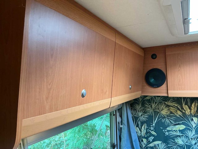 2003 camperbouw holland - be-oplegger ingericht als complete woon-/verblijfswagen met garage, generator, zonnepanelen en hydraulisch nivelleersysteem - afbeelding 52 van  81