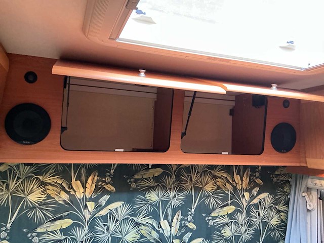 2003 camperbouw holland - be-oplegger ingericht als complete woon-/verblijfswagen met garage, generator, zonnepanelen en hydraulisch nivelleersysteem - afbeelding 55 van  81