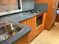 2003 camperbouw holland - be-oplegger ingericht als complete woon-/verblijfswagen met garage, generator, zonnepanelen en hydraulisch nivelleersysteem - afbeelding 65 van  81