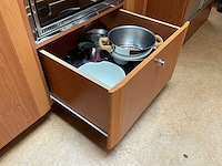 2003 camperbouw holland - be-oplegger ingericht als complete woon-/verblijfswagen met garage, generator, zonnepanelen en hydraulisch nivelleersysteem - afbeelding 76 van  81