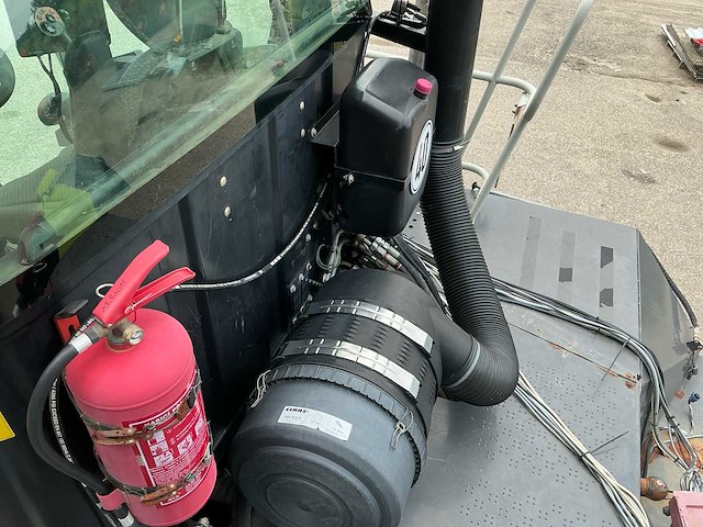 2003 claas xerion 3800 (781) saddle trac 4wd vierwielaangedreven landbouwtractor - afbeelding 20 van  31