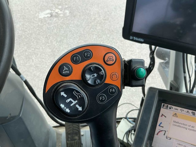 2003 claas xerion 3800 (781) saddle trac 4wd vierwielaangedreven landbouwtractor - afbeelding 30 van  31
