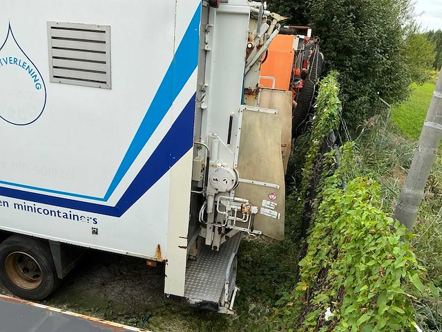 2003 daf ae45cf containerreiniger inclusief hogedruklans en hotbox - afbeelding 16 van  21