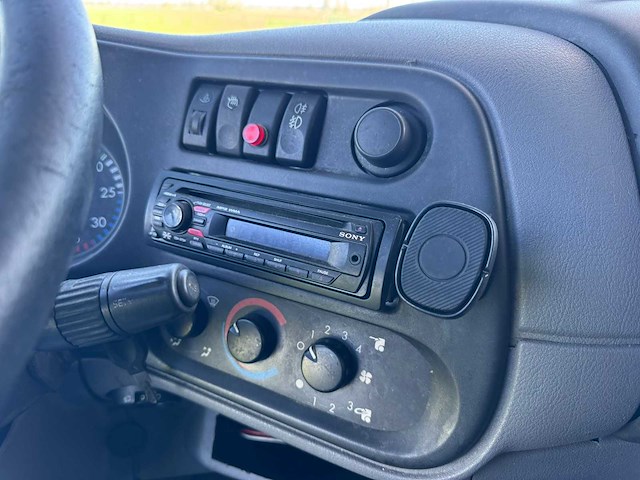 2003 daf lf 45.150 vrachtwagen - afbeelding 4 van  11