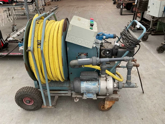 2003 empas 10135 watergeefmachine, getrokken - afbeelding 1 van  7