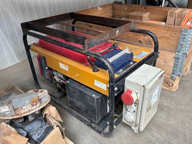 2003 europower ep6500te/19 noodstroomaggregaat - afbeelding 1 van  4