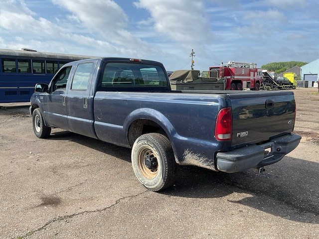 2003 ford f350 xl super duty personenauto - afbeelding 15 van  18