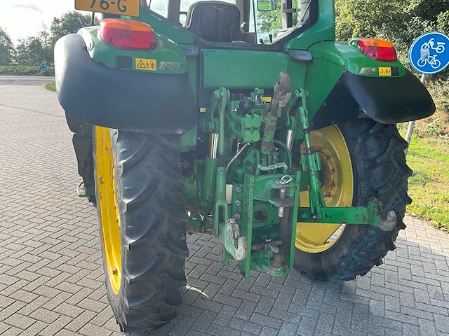 2003 john deere 6220 vierwielaangedreven landbouwtractor - afbeelding 8 van  29