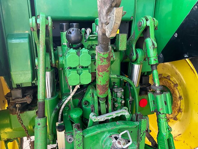 2003 john deere 6220 vierwielaangedreven landbouwtractor - afbeelding 10 van  29