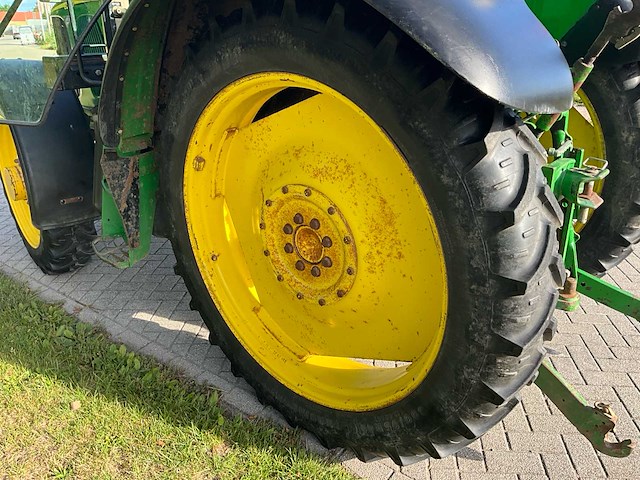 2003 john deere 6220 vierwielaangedreven landbouwtractor - afbeelding 25 van  29
