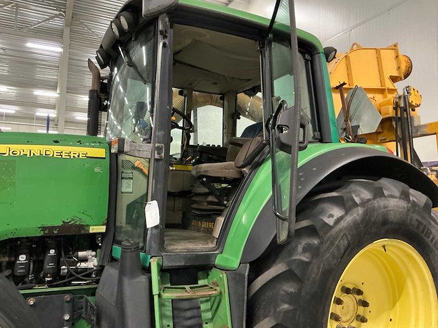 2003 john deere 6920 vierwielaangedreven landbouwtractor + herder - afbeelding 18 van  29