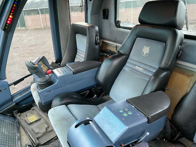 2003 leitwolf prinoth s-w1200m pistebully met sneeuwfrees en schuif - afbeelding 35 van  68