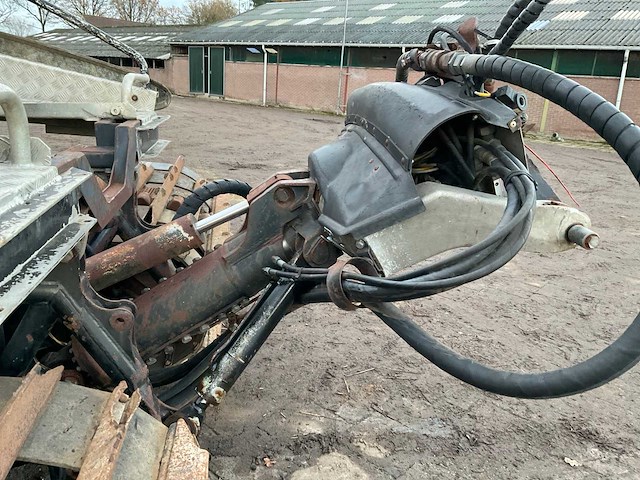 2003 leitwolf prinoth s-w1200m pistebully met sneeuwfrees en schuif - afbeelding 11 van  36