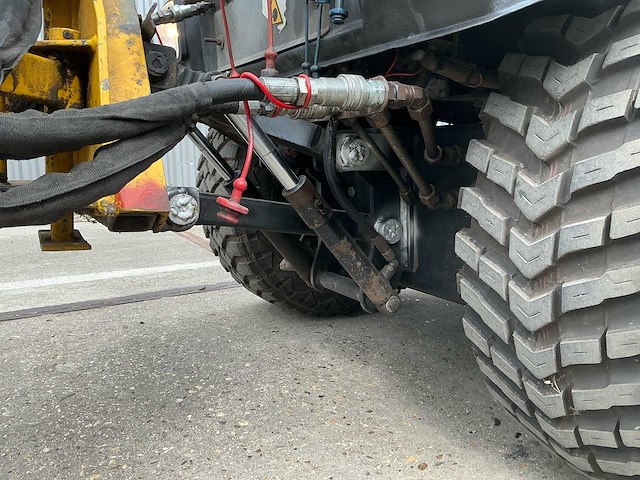 2003 lm trac lm285 straatveegmachine - afbeelding 21 van  47