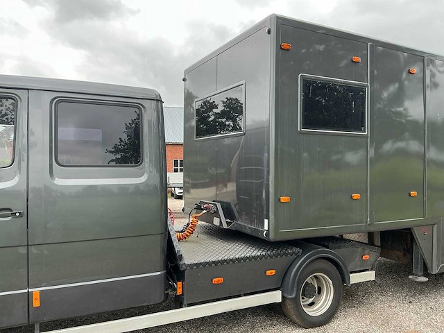2003 mercedes-benz vrachtwagen met race trailer - afbeelding 2 van  87