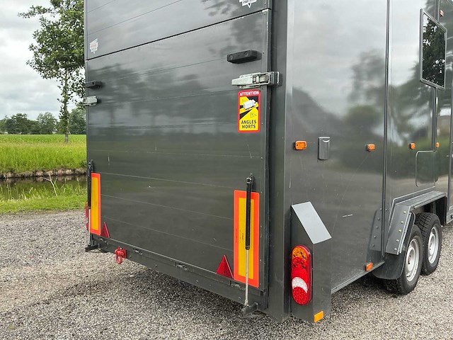 2003 mercedes-benz vrachtwagen met race trailer - afbeelding 8 van  87