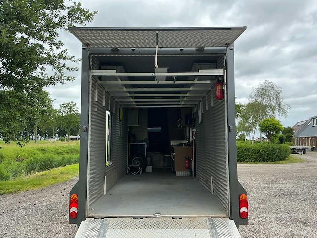 2003 mercedes-benz vrachtwagen met race trailer - afbeelding 27 van  87