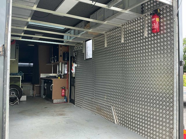 2003 mercedes-benz vrachtwagen met race trailer - afbeelding 32 van  87
