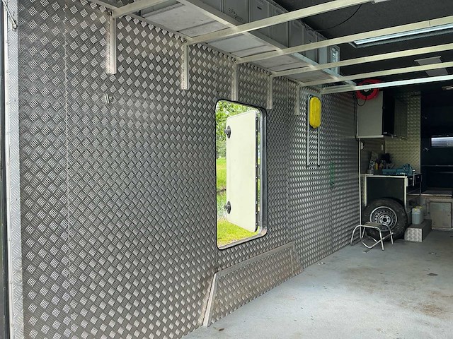 2003 mercedes-benz vrachtwagen met race trailer - afbeelding 33 van  87