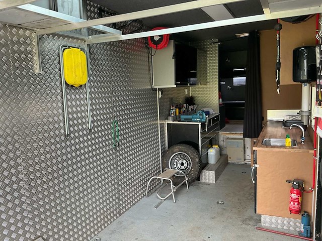 2003 mercedes-benz vrachtwagen met race trailer - afbeelding 37 van  87