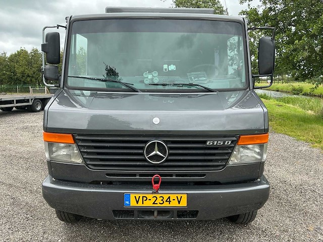 2003 mercedes-benz vrachtwagen met race trailer - afbeelding 34 van  87