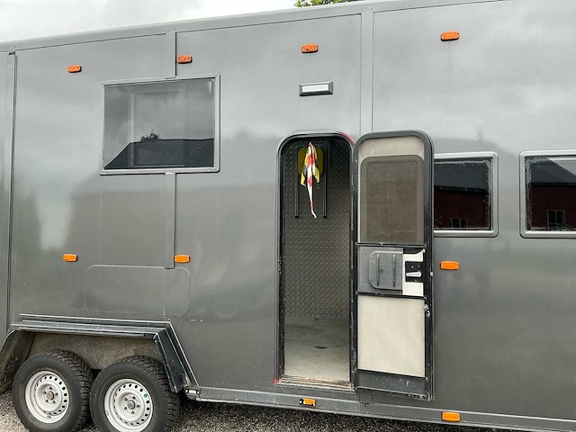 2003 mercedes-benz vrachtwagen met race trailer - afbeelding 55 van  87