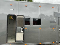 2003 mercedes-benz vrachtwagen met race trailer - afbeelding 57 van  87