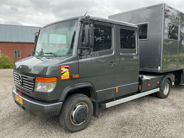 2003 mercedes-benz vrachtwagen met race trailer - afbeelding 61 van  87