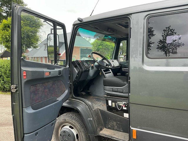 2003 mercedes-benz vrachtwagen met race trailer - afbeelding 64 van  87