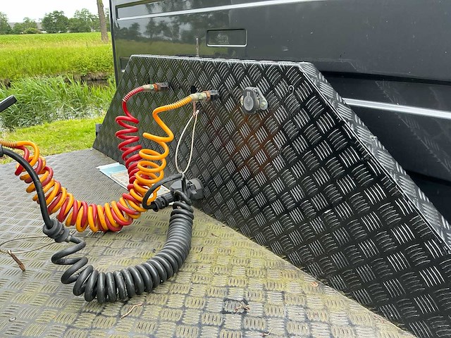 2003 mercedes-benz vrachtwagen met race trailer - afbeelding 80 van  87