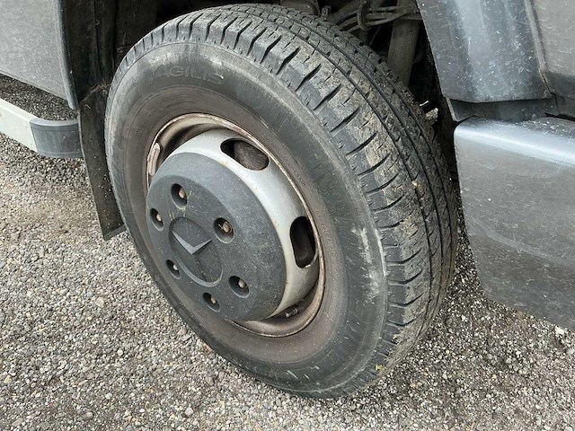 2003 mercedes-benz vrachtwagen met race trailer - afbeelding 84 van  87