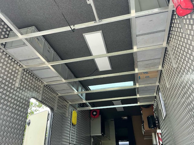 2003 mercedes-benz vrachtwagen met race trailer - afbeelding 35 van  87