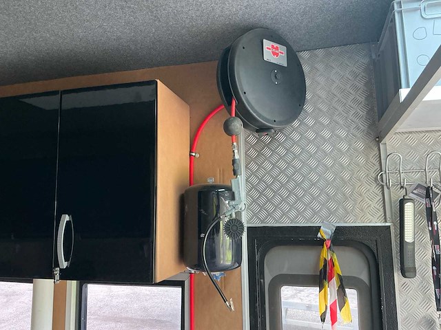 2003 mercedes-benz vrachtwagen met race trailer - afbeelding 39 van  87