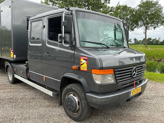 2003 mercedes-benz vrachtwagen met race trailer - afbeelding 58 van  87