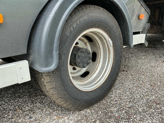 2003 mercedes-benz vrachtwagen met race trailer - afbeelding 86 van  87