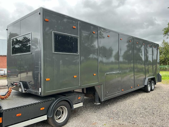 2003 mercedes-benz vrachtwagen met race trailer - afbeelding 78 van  87