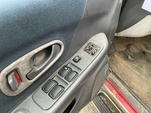 2003 mitsubishi pajero sport 2.5tdi gls 4x4 bedrijfswagen 26-bk-rj - afbeelding 11 van  36