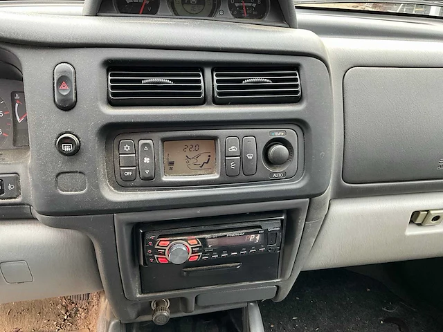 2003 mitsubishi pajero sport 2.5tdi gls 4x4 bedrijfswagen 26-bk-rj - afbeelding 17 van  36